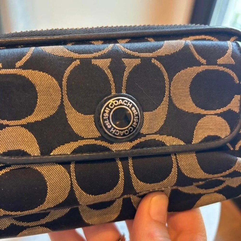 coach monogram
